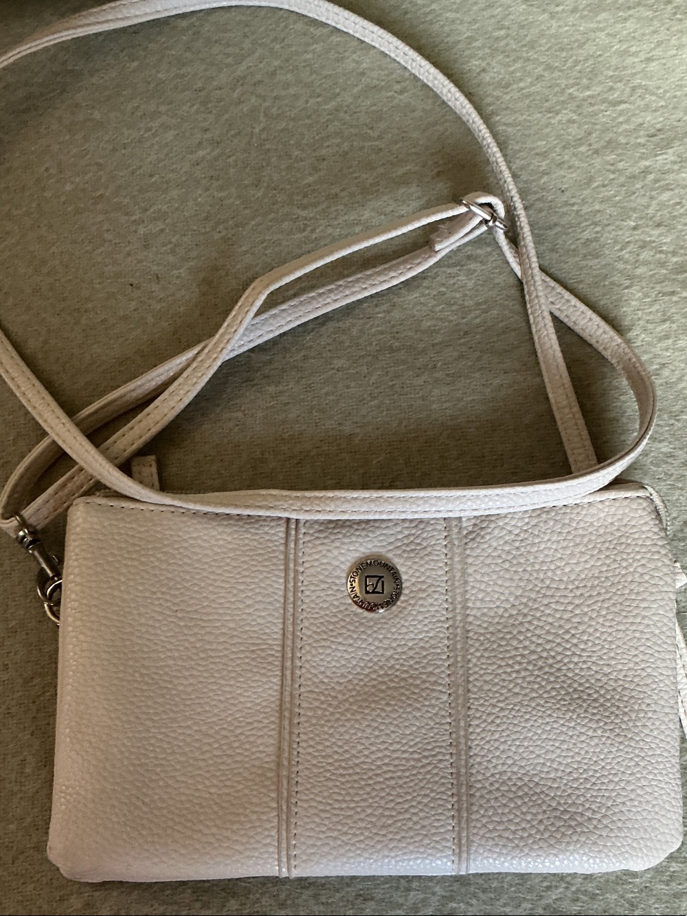 Stone Mountain Accessories Off-White Pebbled Crossbody Bag